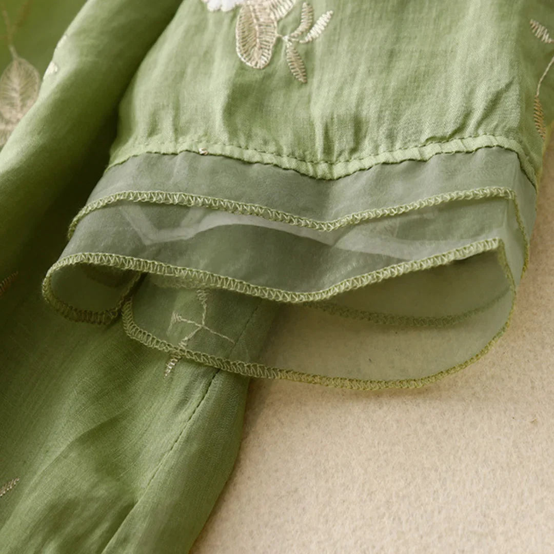Liva™ | Broderet bluse