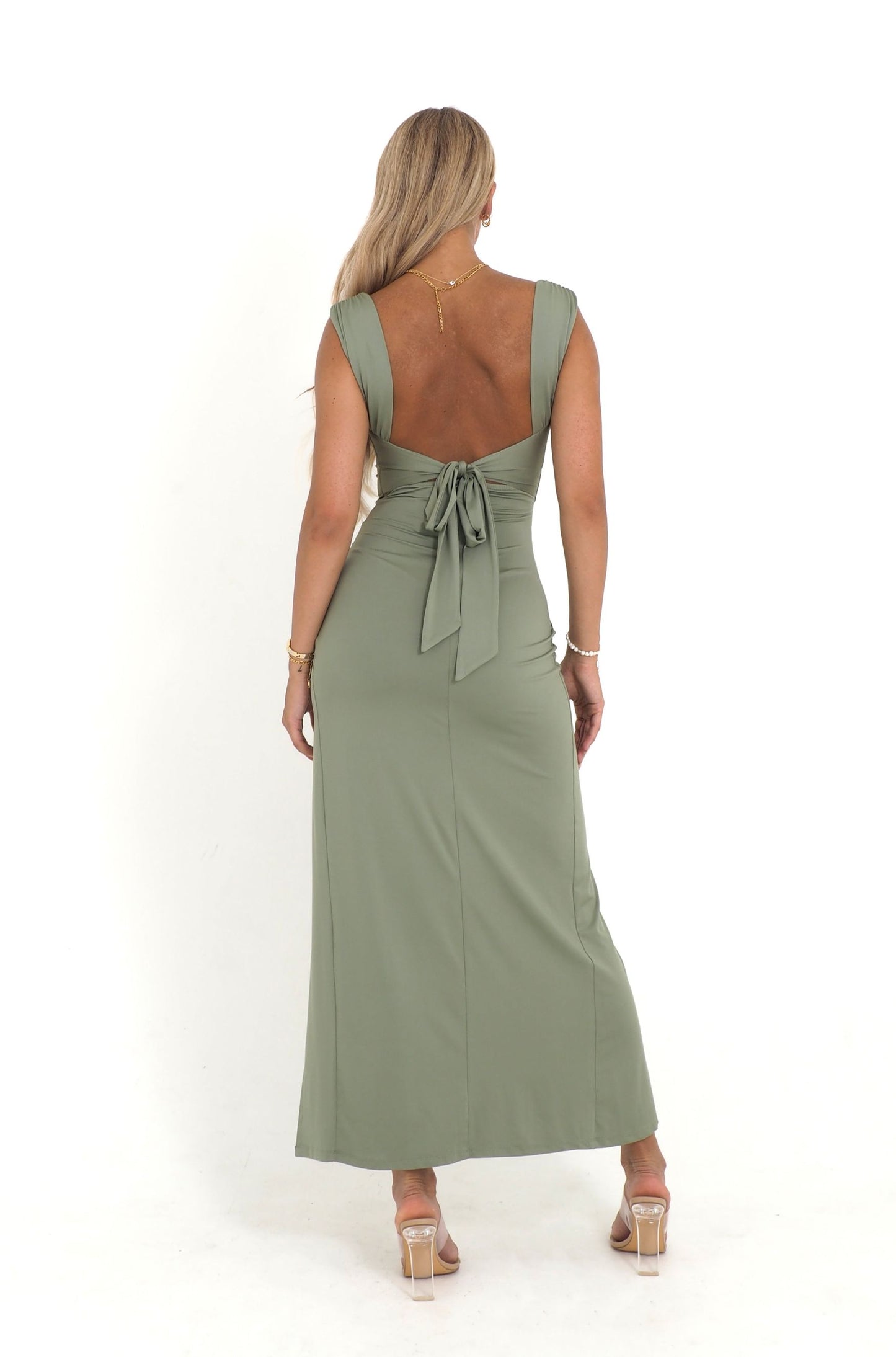 Bella – Elegant midikjole med slids