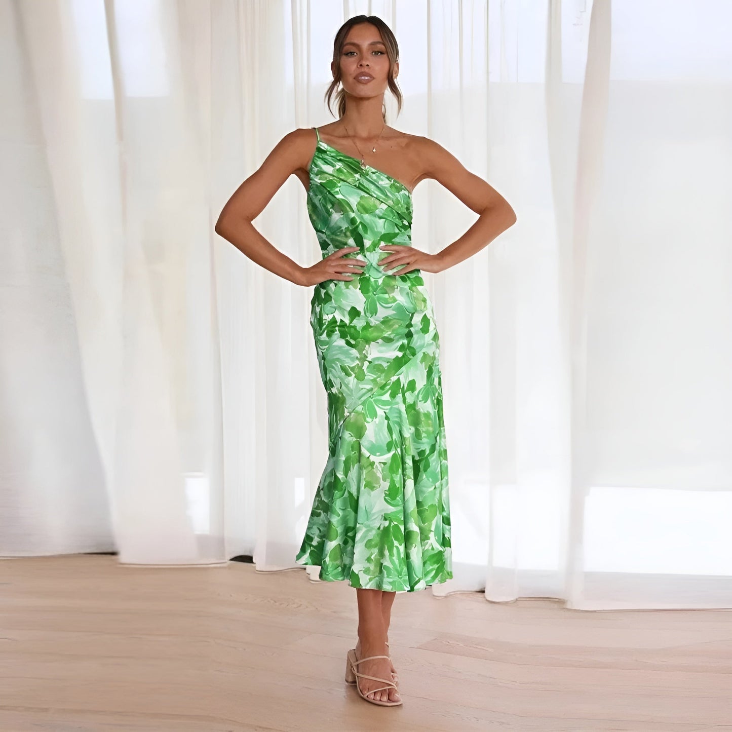 Avero™ | Asymmetrisk maxikjole med blomsterprint