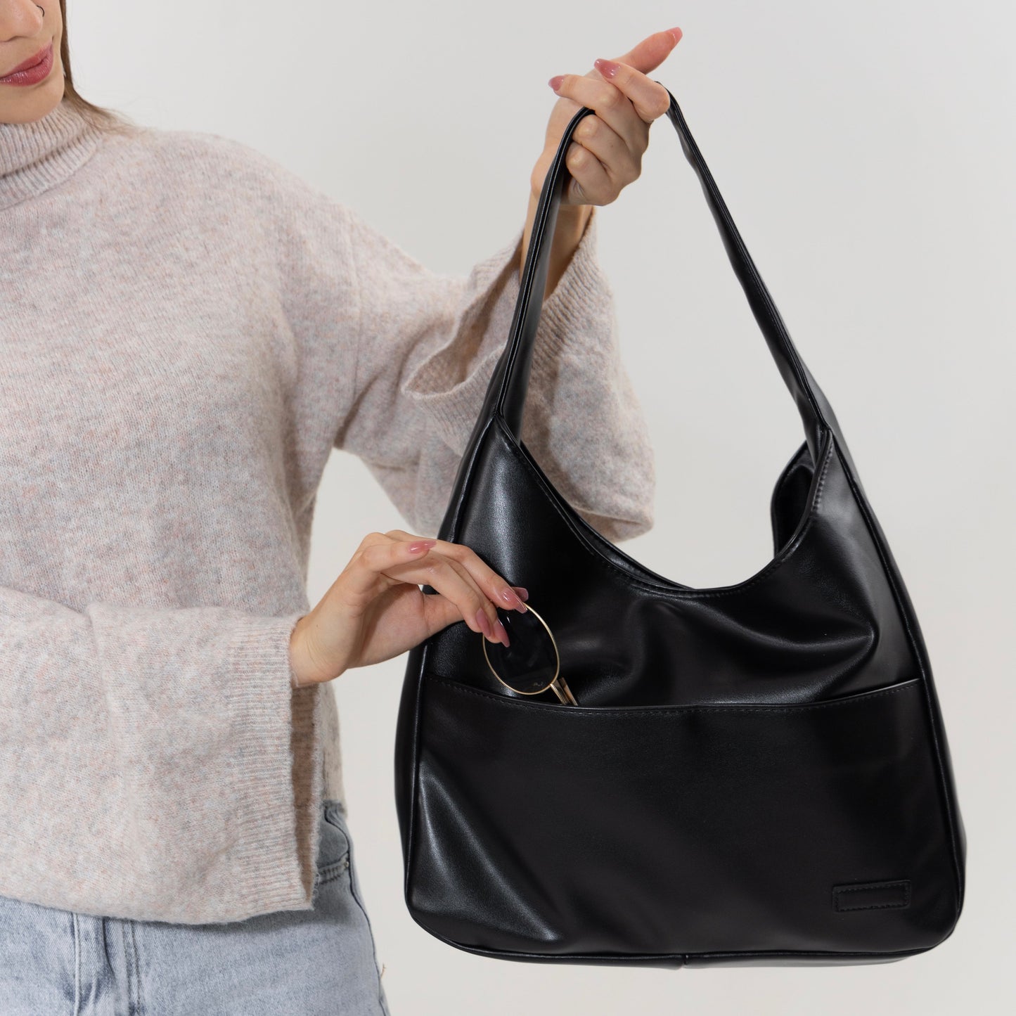 Rosa Håndtaske" can be rewritten as "Pink Handbag.