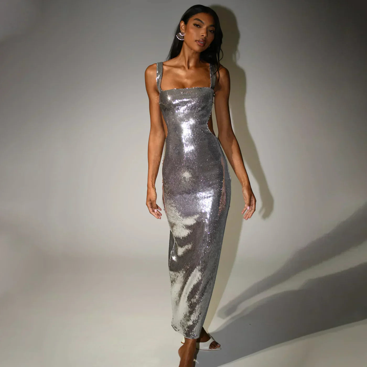 Glitrende Maxikjole med Åben Ryg til Uforglemmelige Aftenlooks