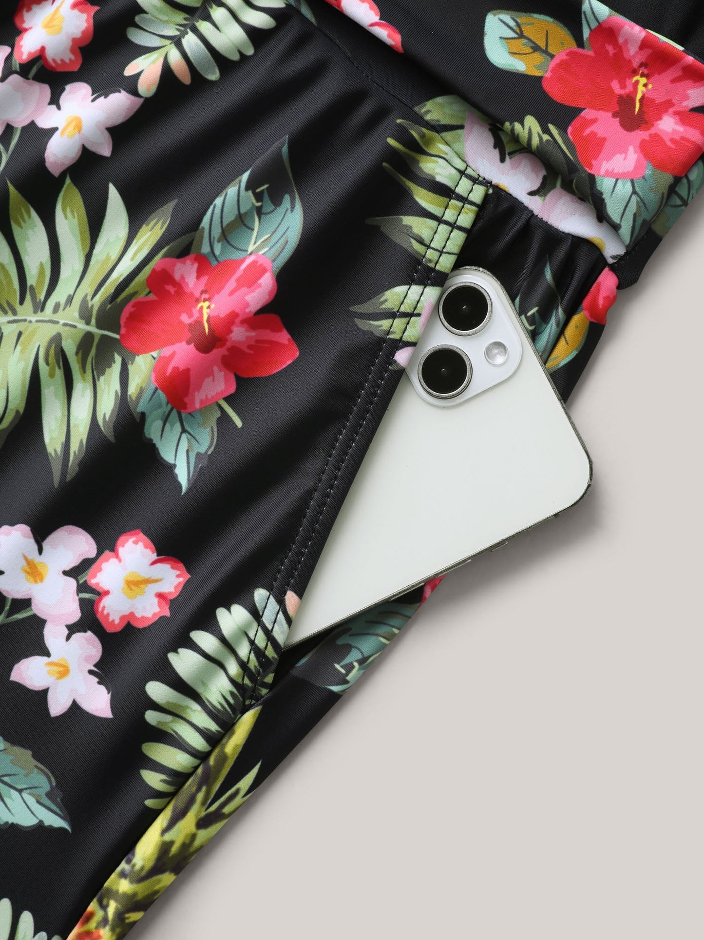 Plus Size Badedragt med Shorts & Blomsterprint