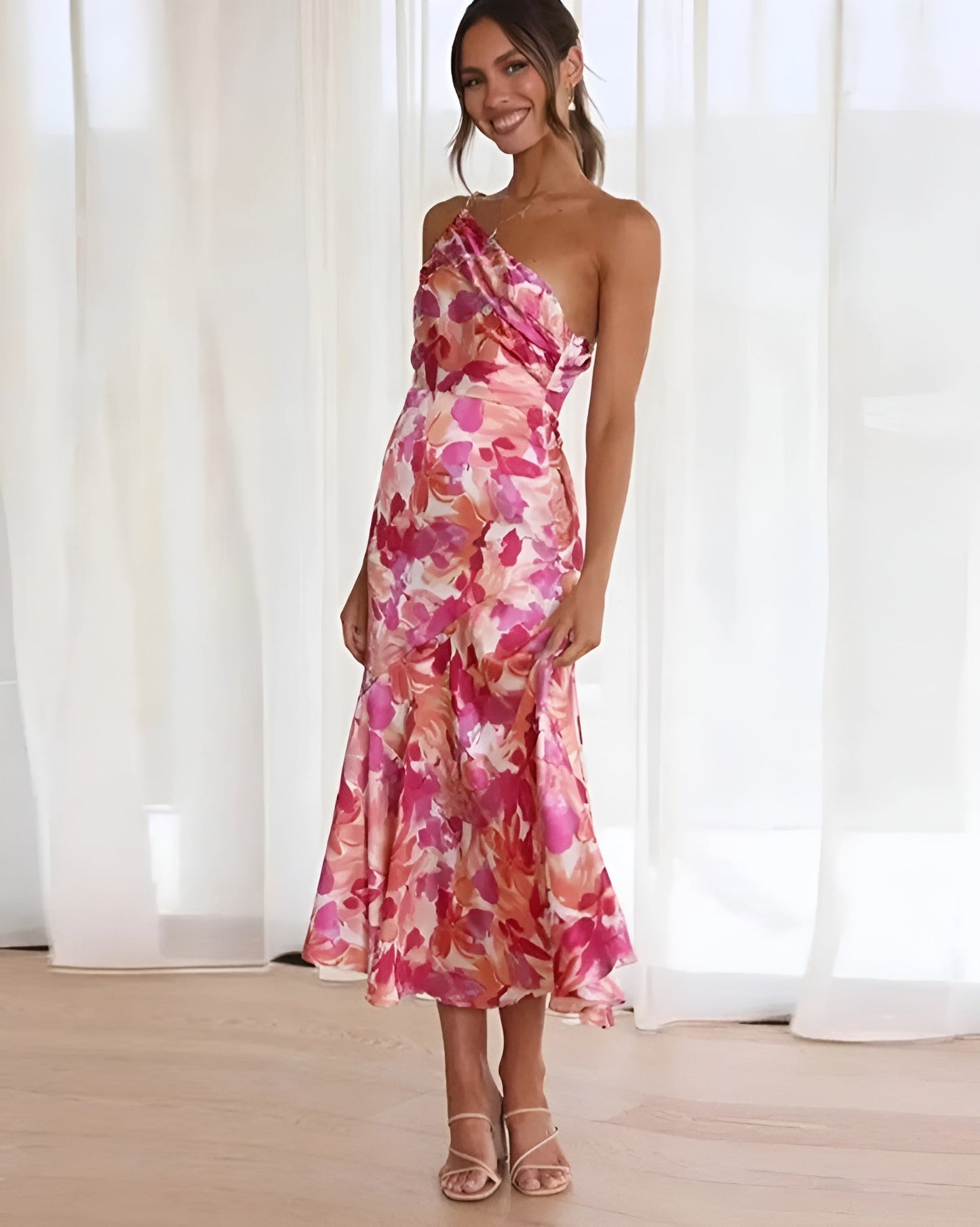 Avero™ | Asymmetrisk maxikjole med blomsterprint
