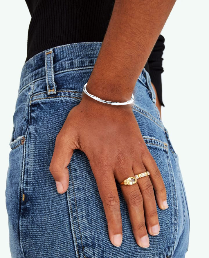 Tykt og uregelmæssigt justerbart armbånd i 925 sterling sølv