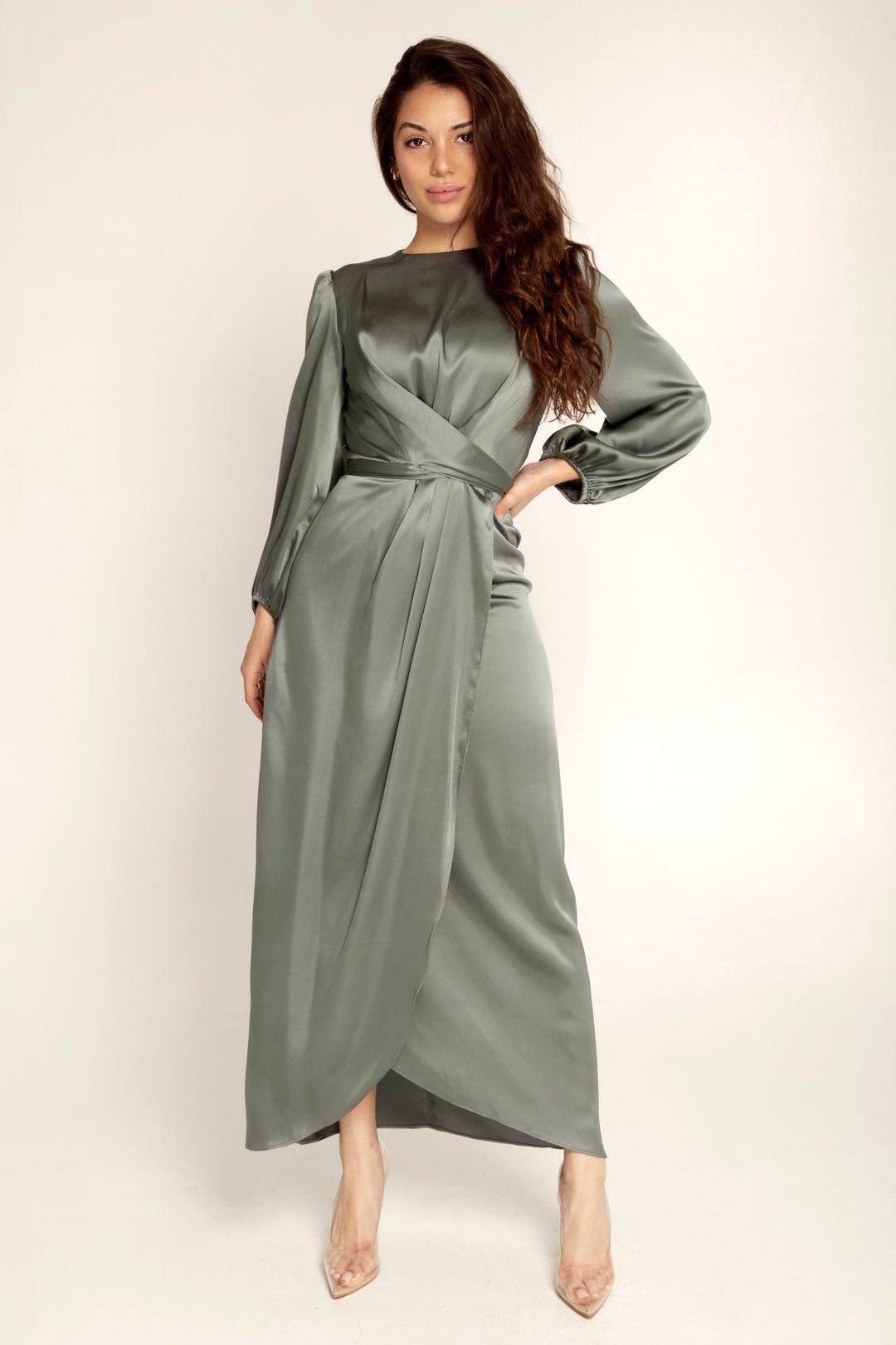 Elegant Lang Satin Kjole til Alle Anledninger