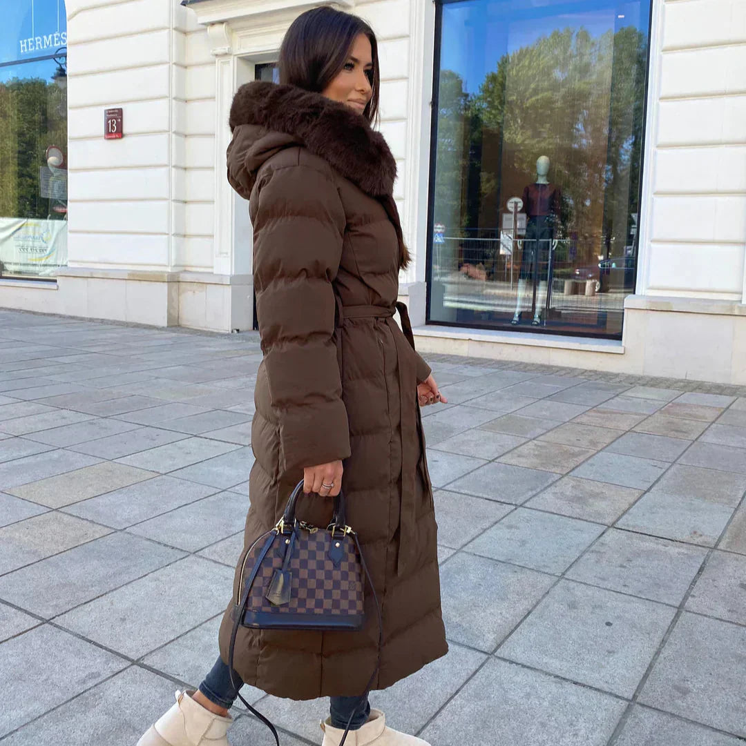 Lang Quilted Frakke med Bælte og Pels - Elegant og Varm