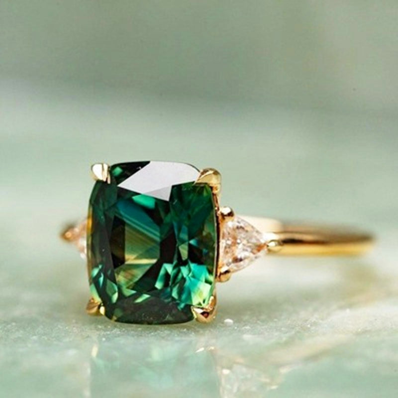 Elegant firkantet smaragdring