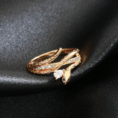 Ring med zirkon i rosaguldbelægning