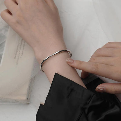 Tykt og uregelmæssigt justerbart armbånd i 925 sterling sølv